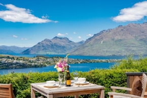 Fantail on Goldleaf - Queenstown Holiday Home